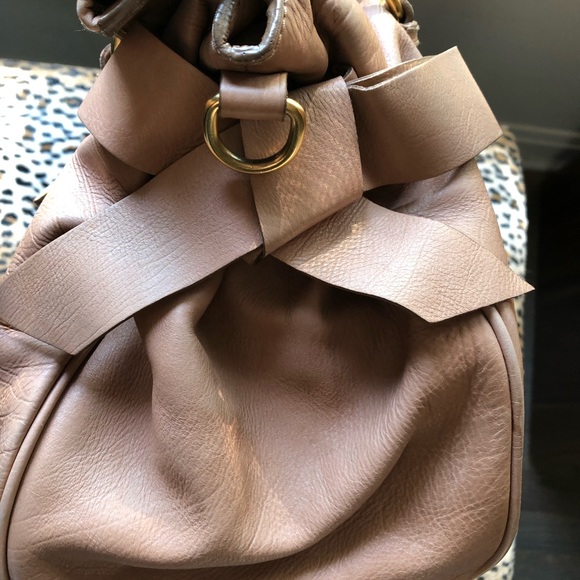 Preloved MiuMiu Vitello Lux large Bow - Picture 7 of 7